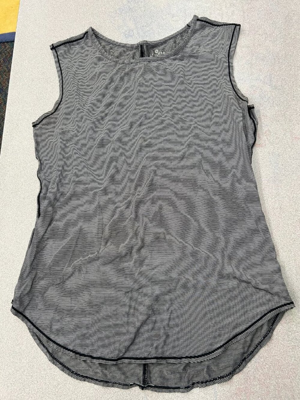 Athleta top s